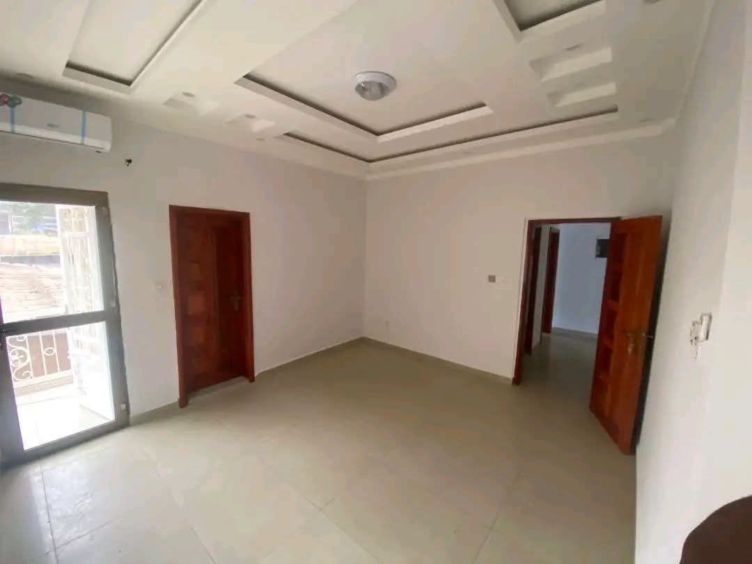 Nous mettons en location 09 appartements sis à Kobayah. 2