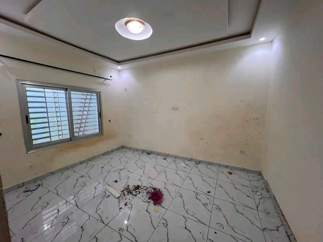 Nous vous proposons une villa a #LOUER  à  #Sonfonia dans une cour fermée 2